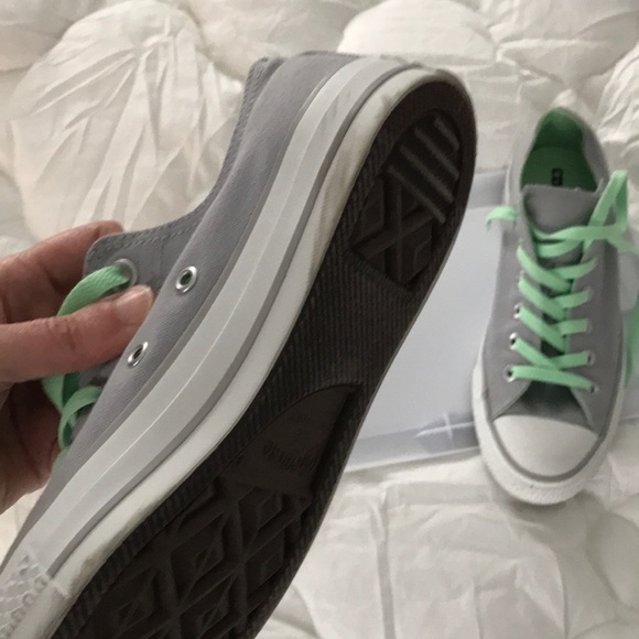 Converse tennis shoes, gray with lime laces - Picture 2 of 2